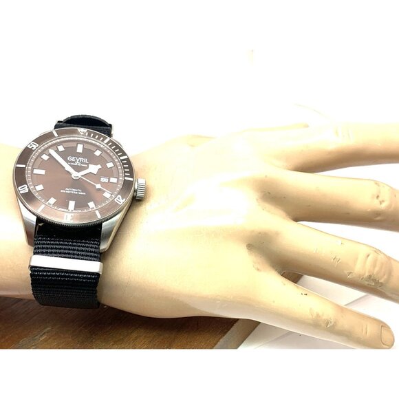 Gevril Men's Watch 48607N Yorkville Swiss Automatic Brown Dial Diver Nylon 43mm - Picture 4 of 14